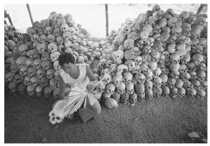 genocide-cambodgien-2-millions-victimes-L-2
